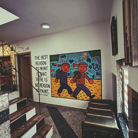 מוסטר Hostel Backpackers מראה חיצוני תמונה