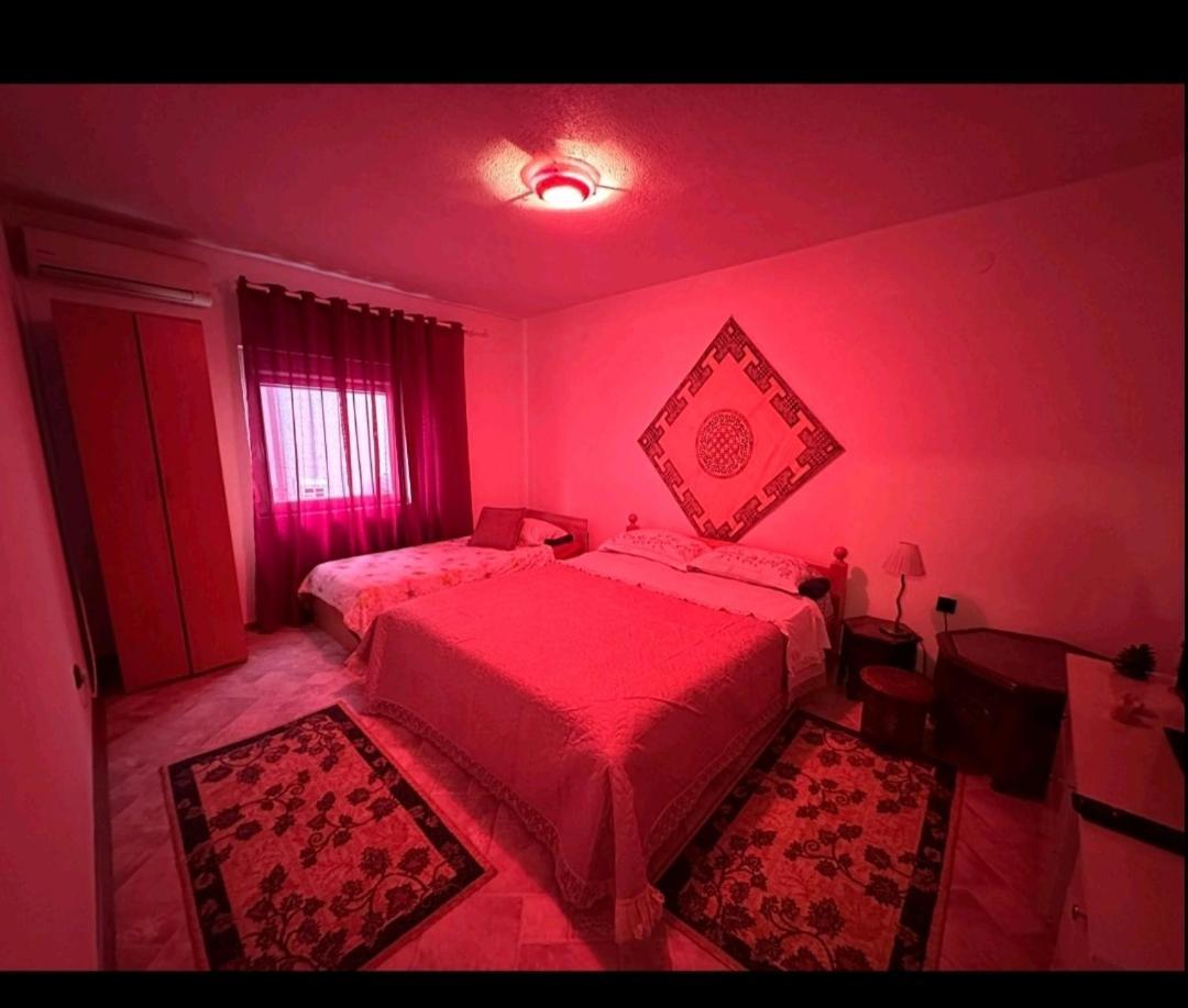 מוסטר Hostel Backpackers מראה חיצוני תמונה
