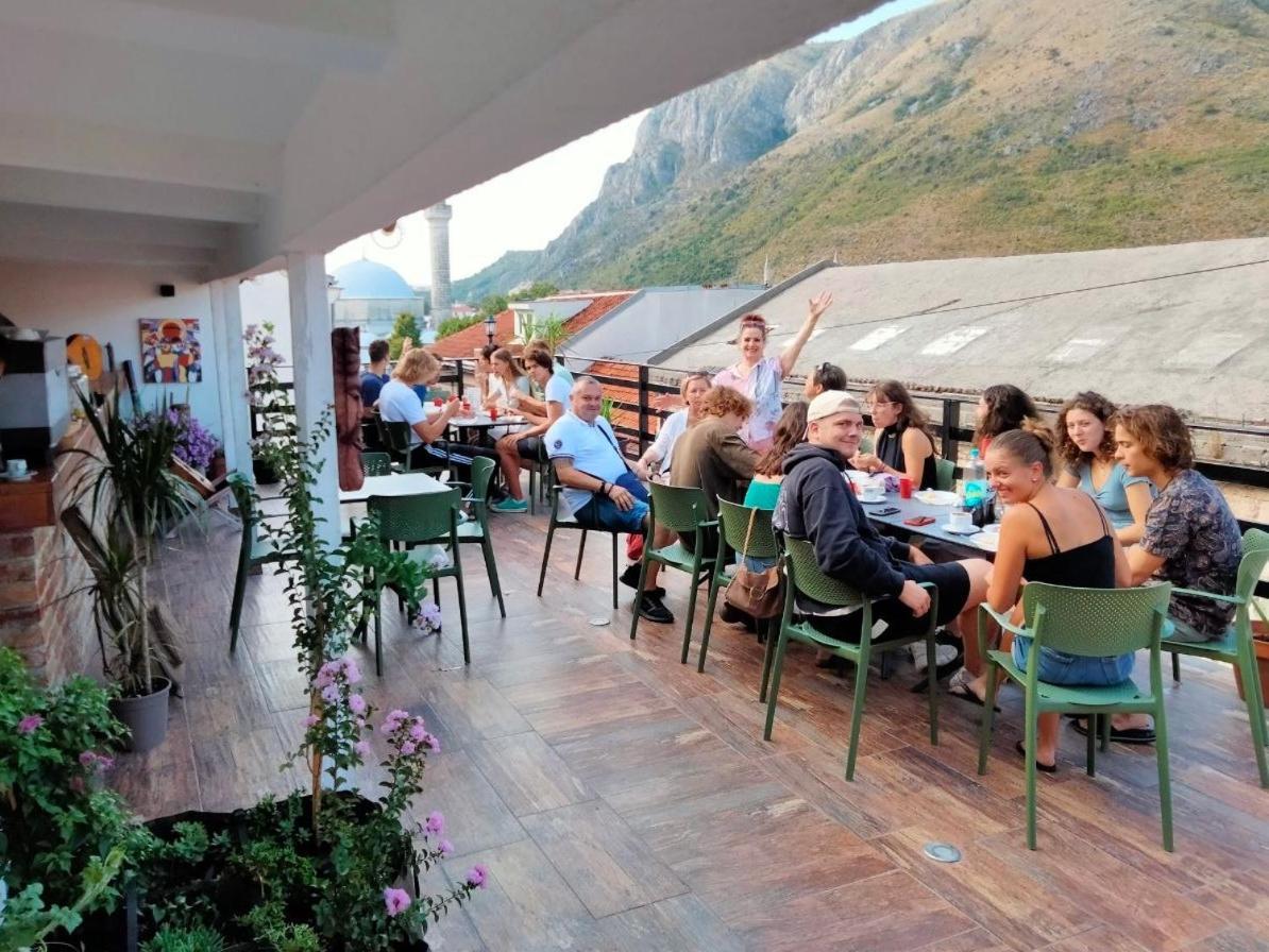 מוסטר Hostel Backpackers מראה חיצוני תמונה