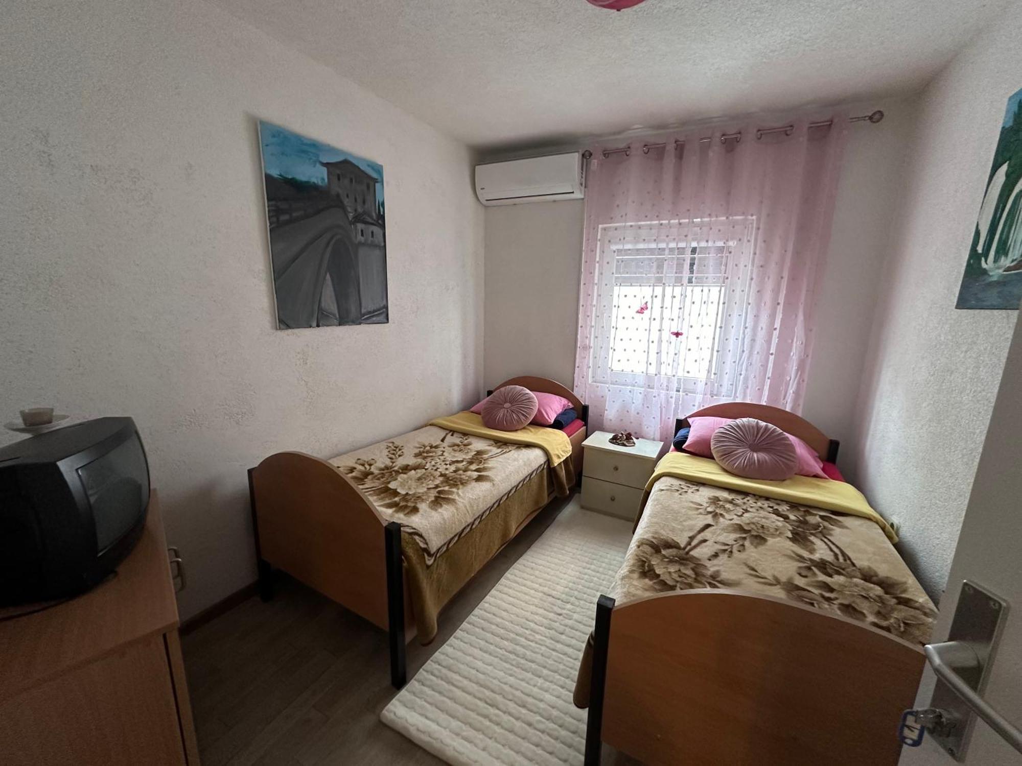 מוסטר Hostel Backpackers חדר תמונה