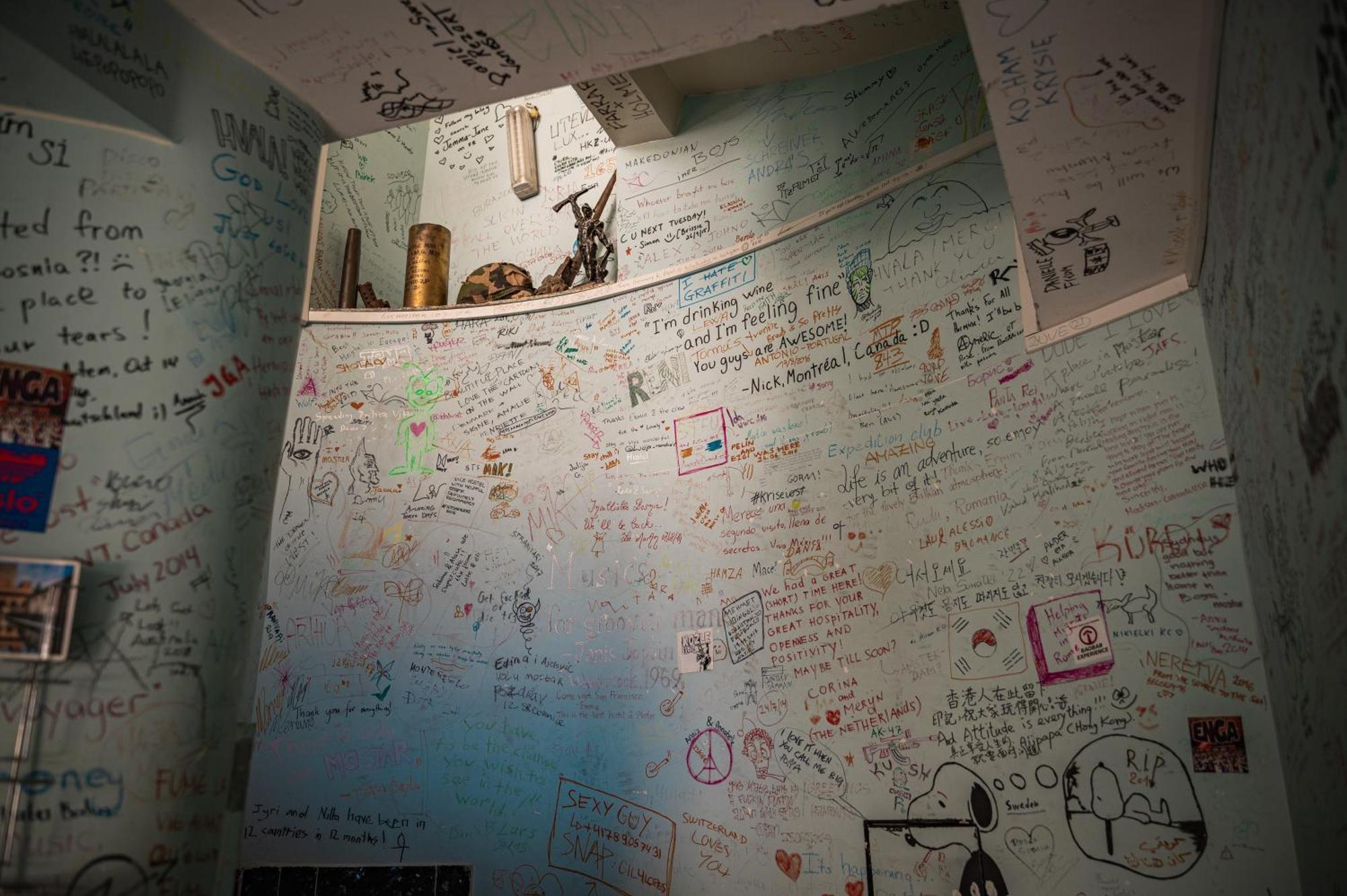 מוסטר Hostel Backpackers מראה חיצוני תמונה